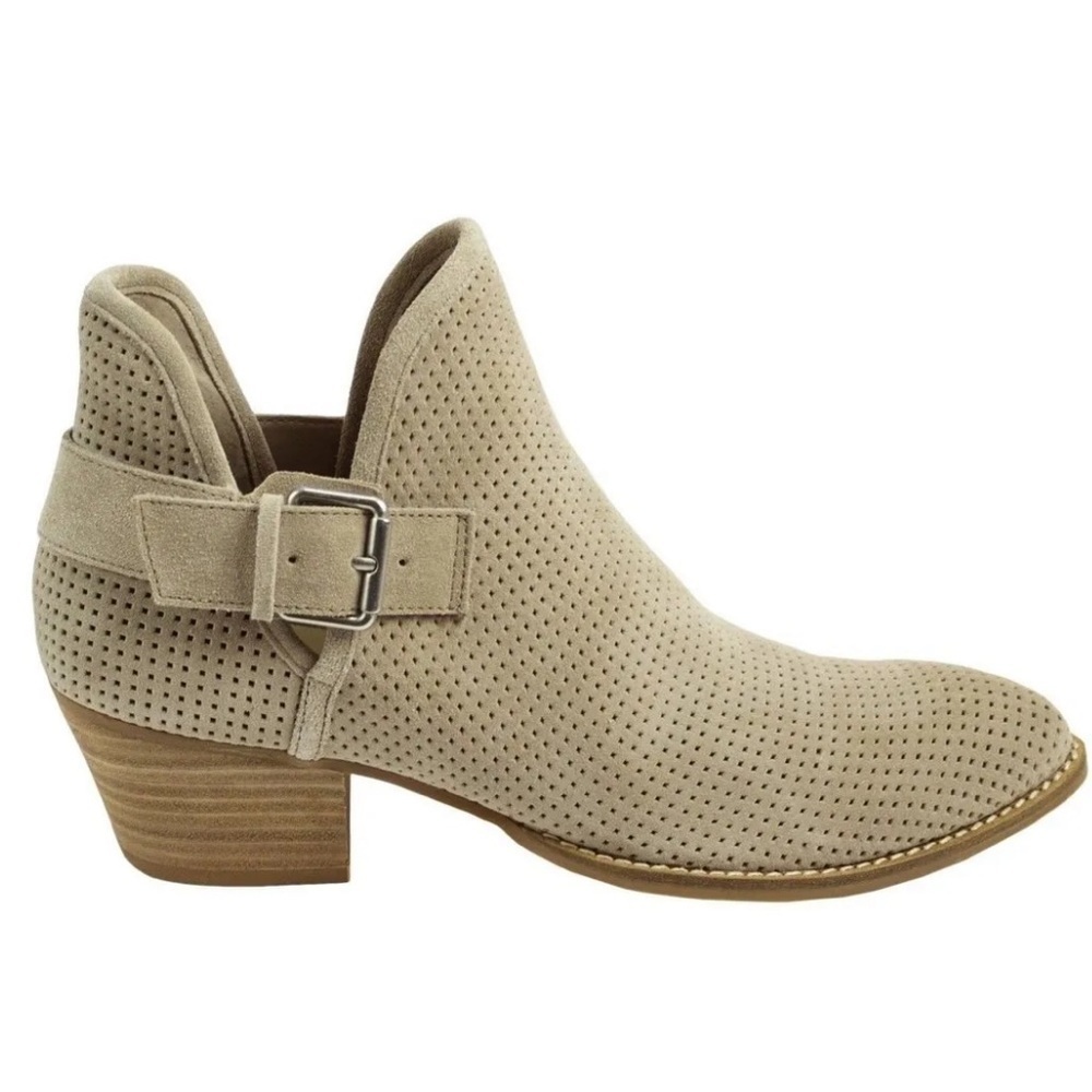 DOLCE Vita Women's Simon Boot Size 8.5 Beige Taupe Suede Perforated Side Buckle
